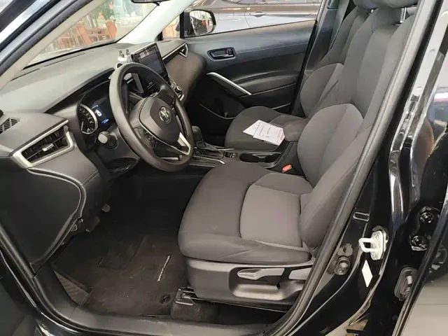 Toyota Frontlander 2022 2.0L CVT Elite — Фото автомобиля 14