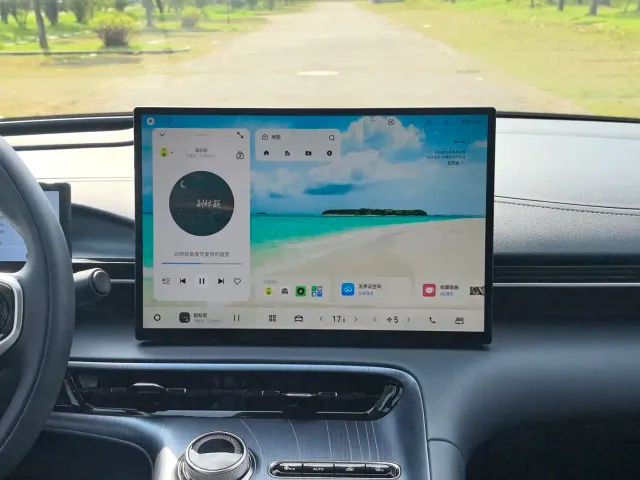 Geely Galaxy E5 — Фото автомобиля 6