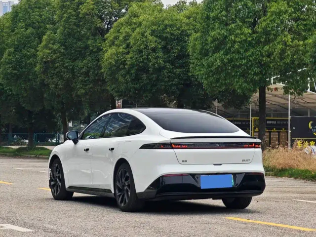 Dongfeng eπ 007 — Фото автомобиля 9