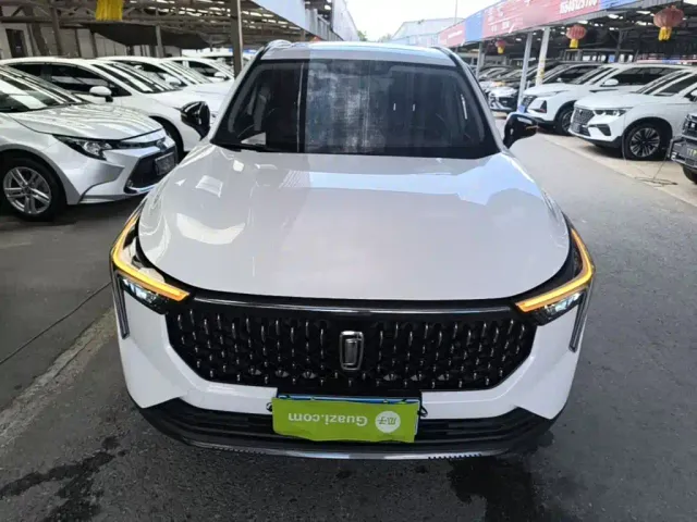 Bestune T55 — Фото автомобиля 2