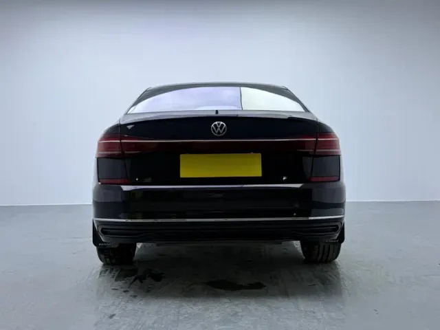 Volkswagen Passat — Фото автомобиля 5