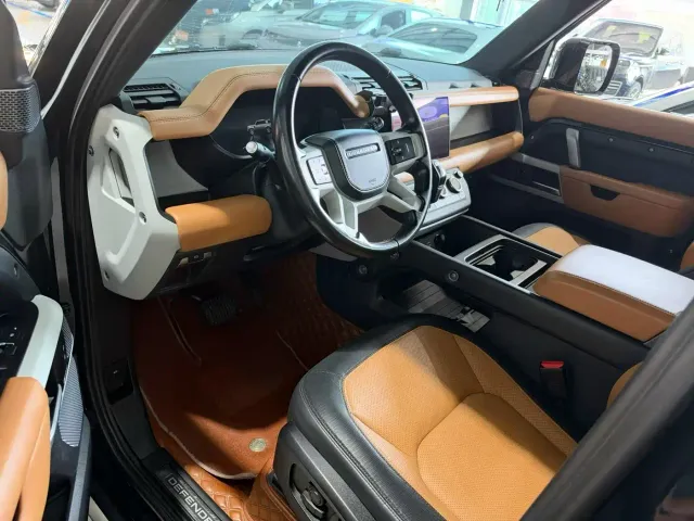 Land Rover Defender — Фото автомобиля 3