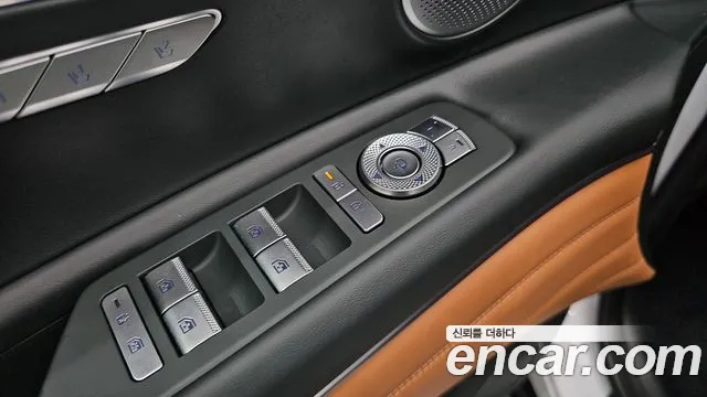 Genesis GV80 — Фото автомобиля 24