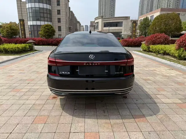 Volkswagen Passat — Фото автомобиля 7