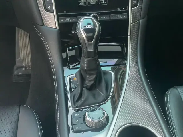 Infiniti Q50L — Фото автомобиля 9