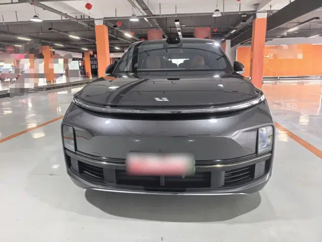 Li Auto L9 — Фото автомобиля 14
