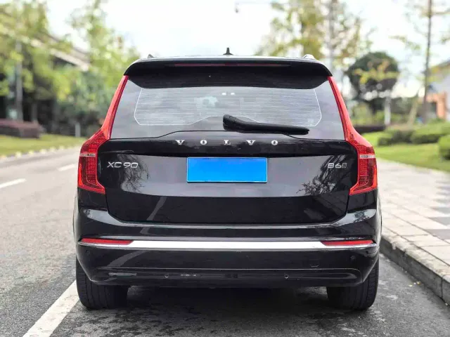Volvo XC90 — Фото автомобиля 7