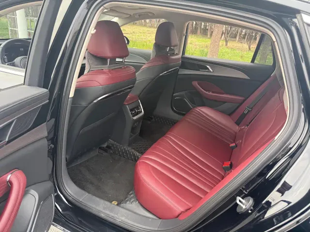 Hongqi H5 — Фото автомобиля 6