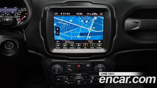 Jeep Renegade — Фото автомобиля 14