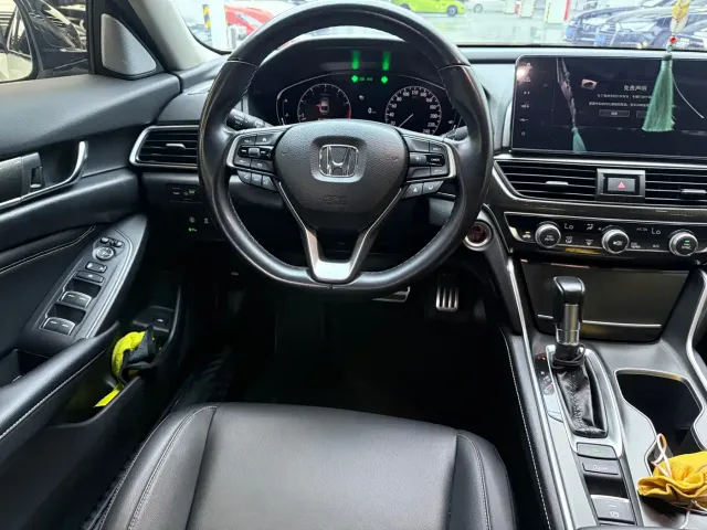 Honda Accord — Фото автомобиля 15