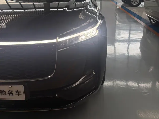 Li Auto ONE — Фото автомобиля 11