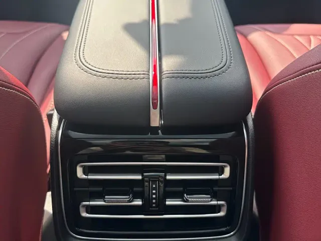 Hongqi HS5 — Фото автомобиля 19