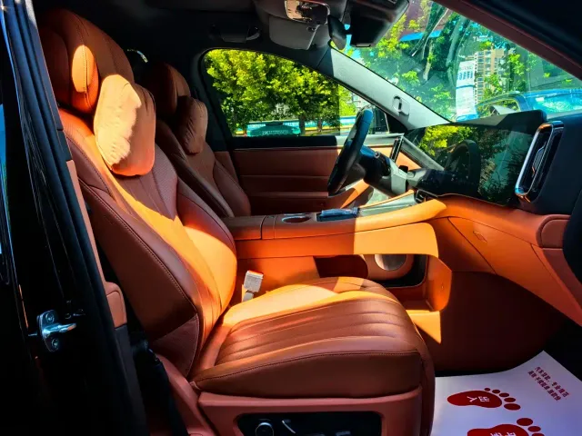 Aito M8 — Фото автомобиля 5
