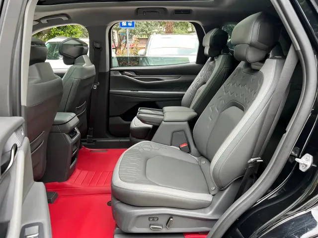 Ford Edge — Фото автомобиля 10