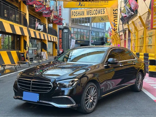 Фотография автомобиля — Mercedes-Benz E-Class