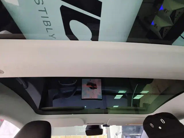 Tesla Model 3 — Фото автомобиля 17