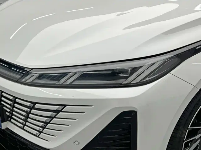 Changan Eado — Фото автомобиля 11