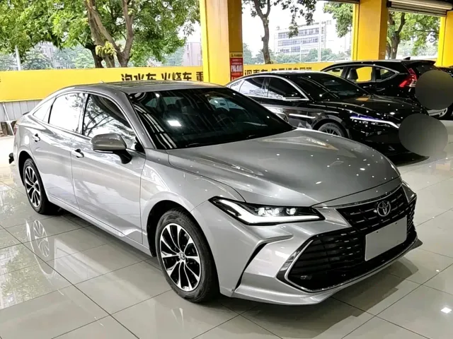 Toyota Avalon — Фото автомобиля 2