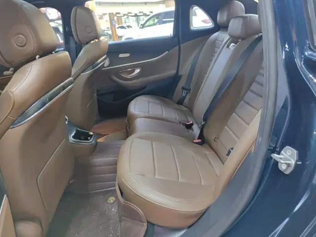 Mercedes-Benz E-Class — Фото автомобиля 16