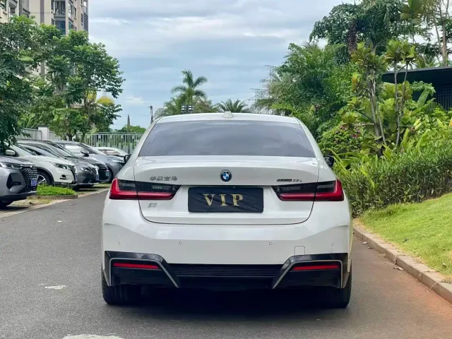 BMW i3 — Фото автомобиля 14