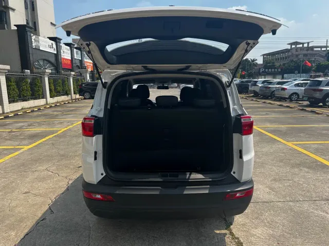 Wuling Hongguang S3 — Фото автомобиля 11