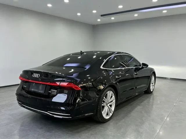 Audi A7L — Фото автомобиля 11