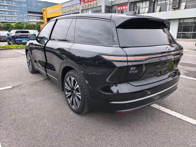 Nio ES8 — Фото автомобиля 8