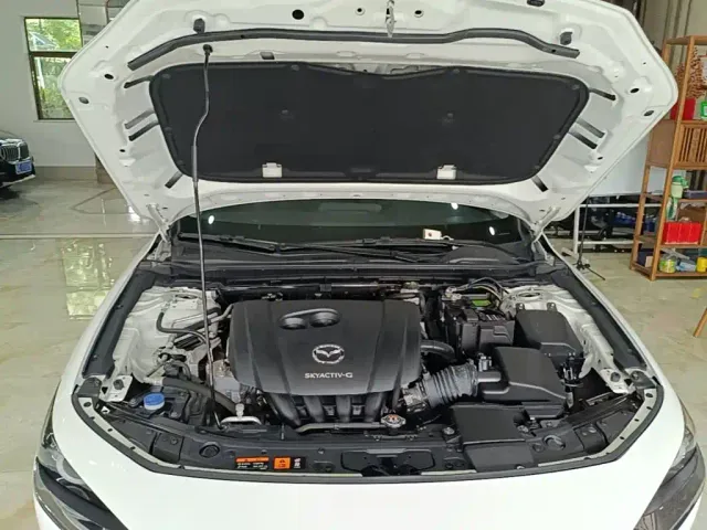 Mazda Axela — Фото автомобиля 19