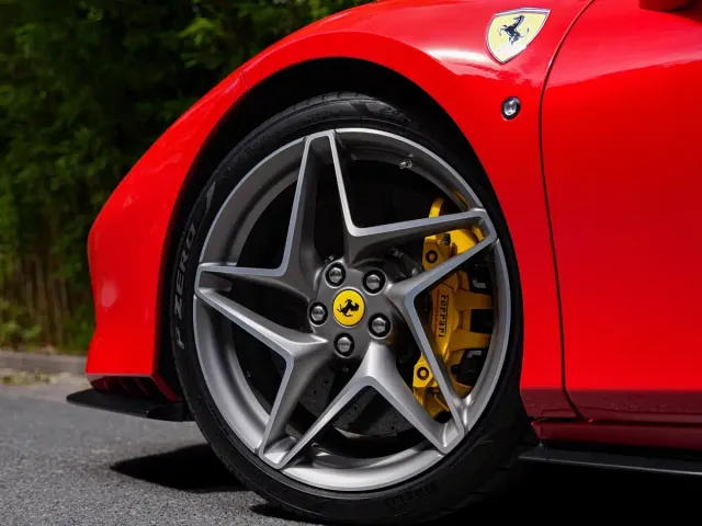 Ferrari F8 — Фото автомобиля 7