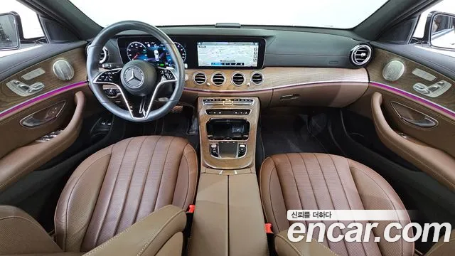 Mercedes-Benz E-Class — Фото автомобиля 7