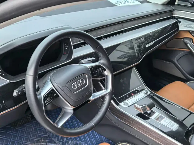 Audi A8 — Фото автомобиля 6