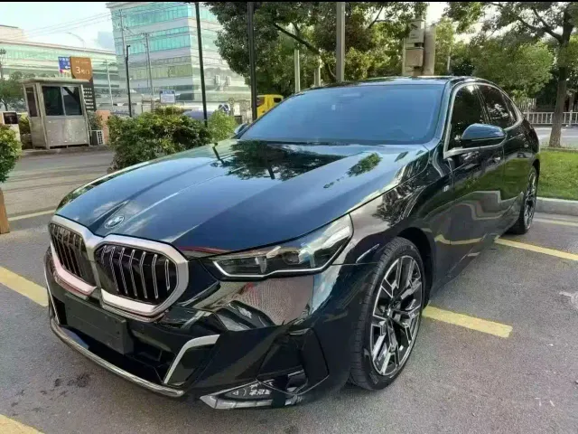 Фотография автомобиля — BMW 5 Series