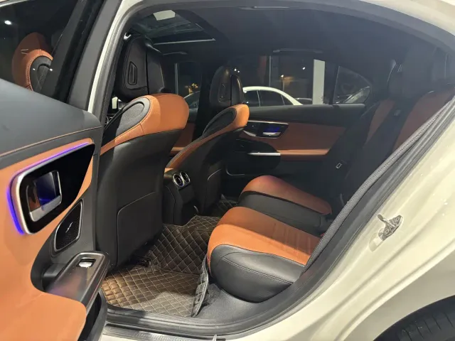 Mercedes-Benz C-Class — Фото автомобиля 8