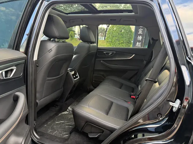 Chery Tiggo 8 — Фото автомобиля 9