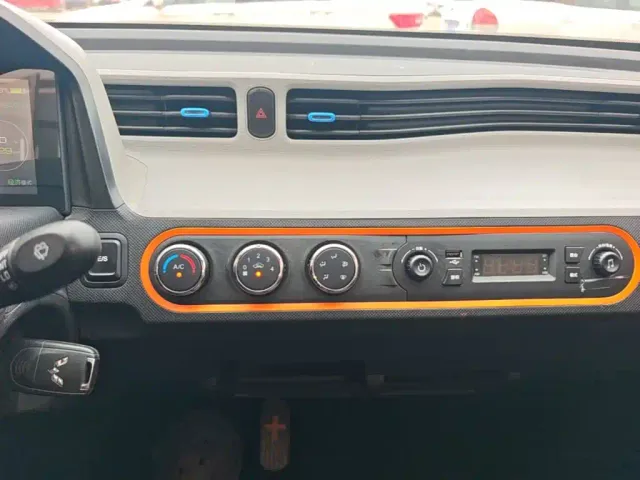 Wuling Hongguang Mini EV — Фото автомобиля 12