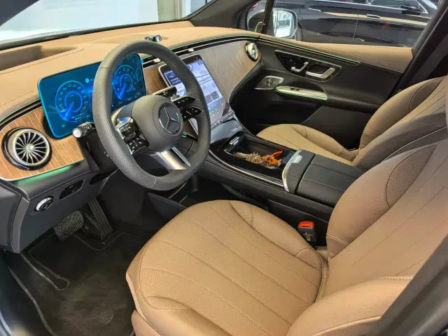 Mercedes-Benz EQE SUV — Фото автомобиля 9