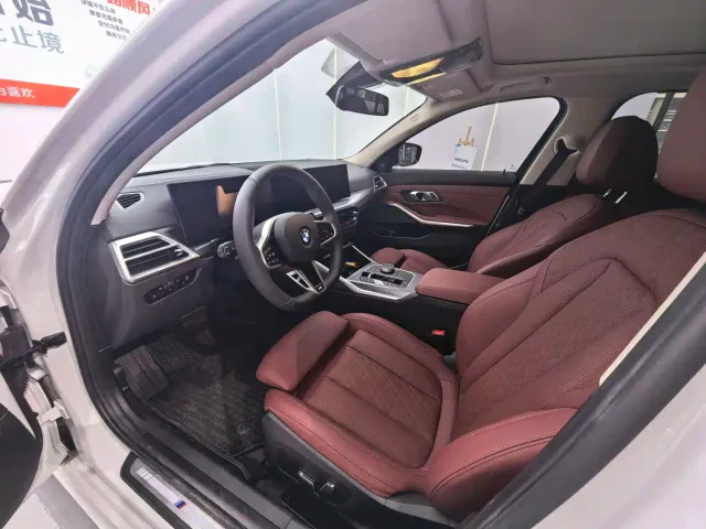 BMW 3 Series — Фото автомобиля 11