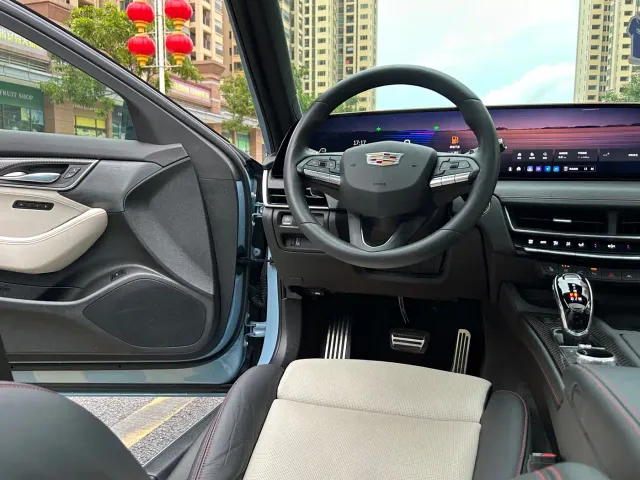 Cadillac CT5 — Фото автомобиля 29