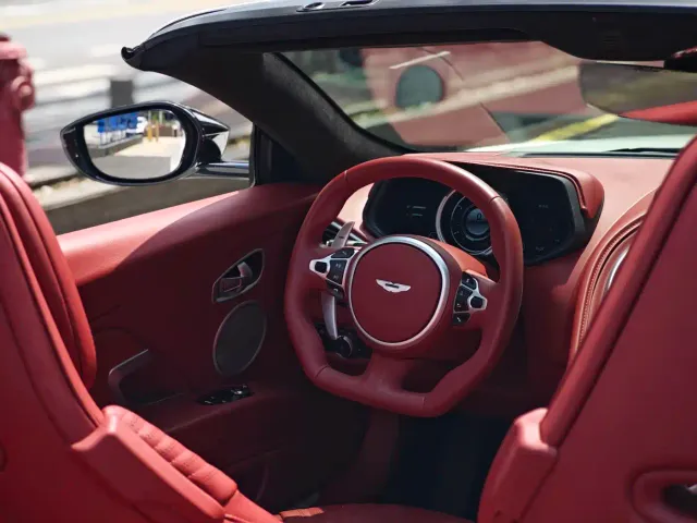 Aston Martin DB11 — Фото автомобиля 13