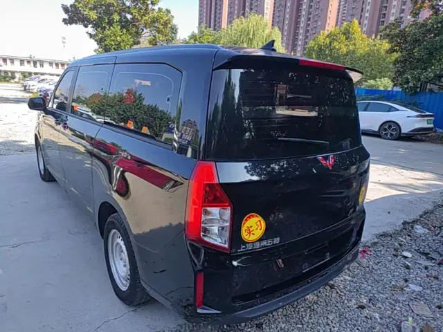 Wuling Zhengcheng — Фото автомобиля 4