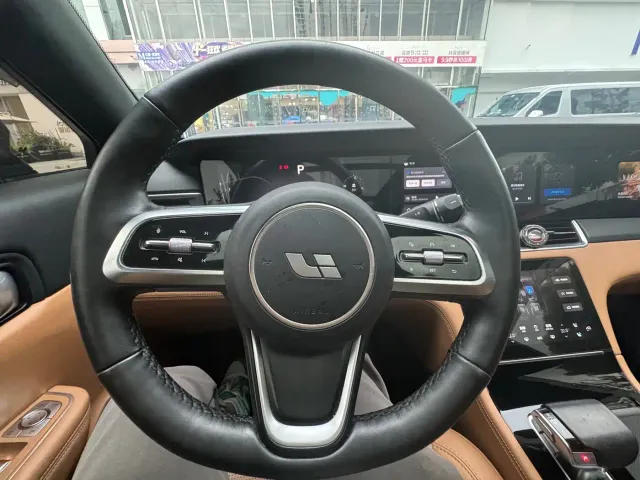 Li Auto ONE — Фото автомобиля 8