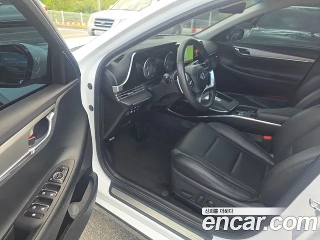Hyundai Grandeur Grandeur (New) — Фото автомобиля 12