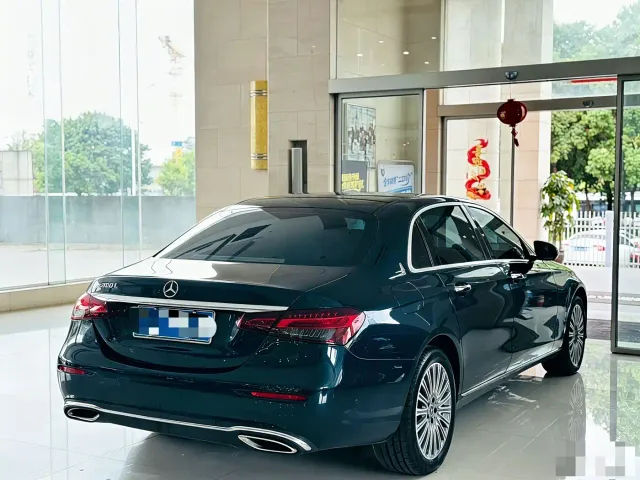 Mercedes-Benz E-Class — Фото автомобиля 7