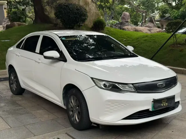 Geely Emgrand — Фото автомобиля 3
