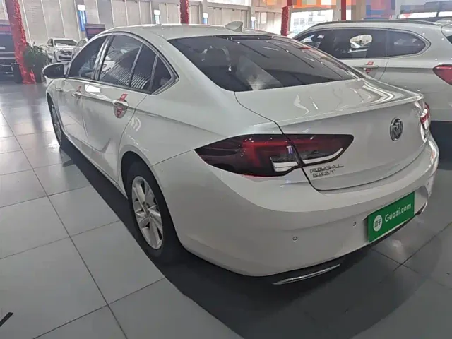 Buick Regal — Фото автомобиля 4