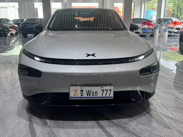 Xpeng P7 — Фото автомобиля 2