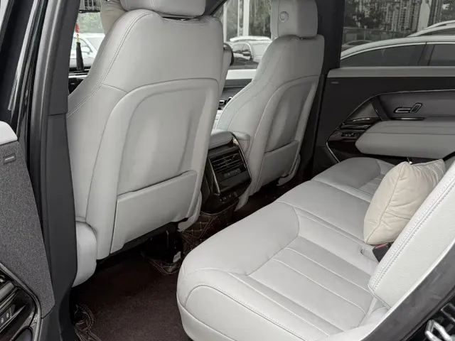 Land Rover Range Rover Sport — Фото автомобиля 7