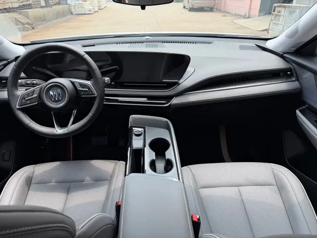 Buick E5 — Фото автомобиля 8