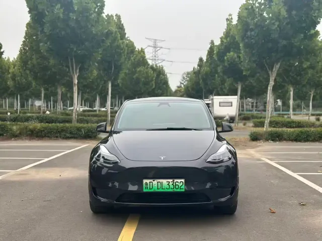 Фотография автомобиля — Tesla Model Y