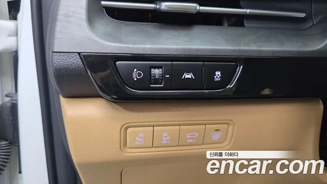 Kia Carnival Generation 4 — Фото автомобиля 20